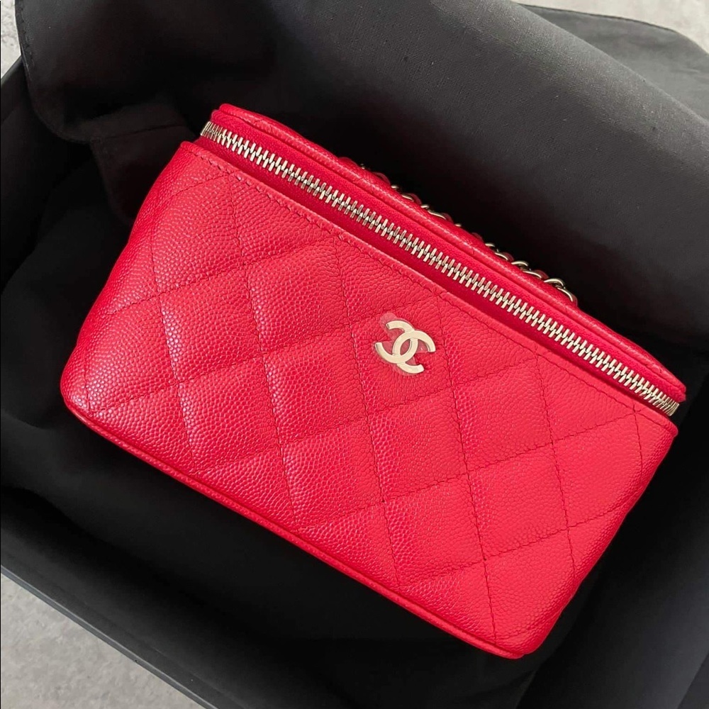 Brand new chanel vanity caviar